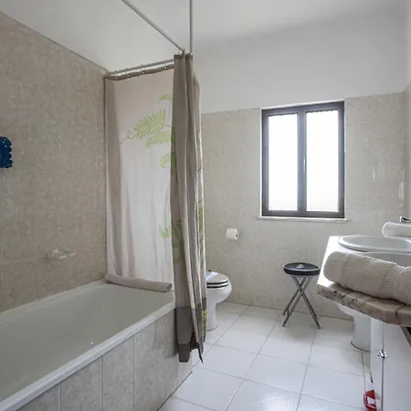 Nyaraló Bartoni *